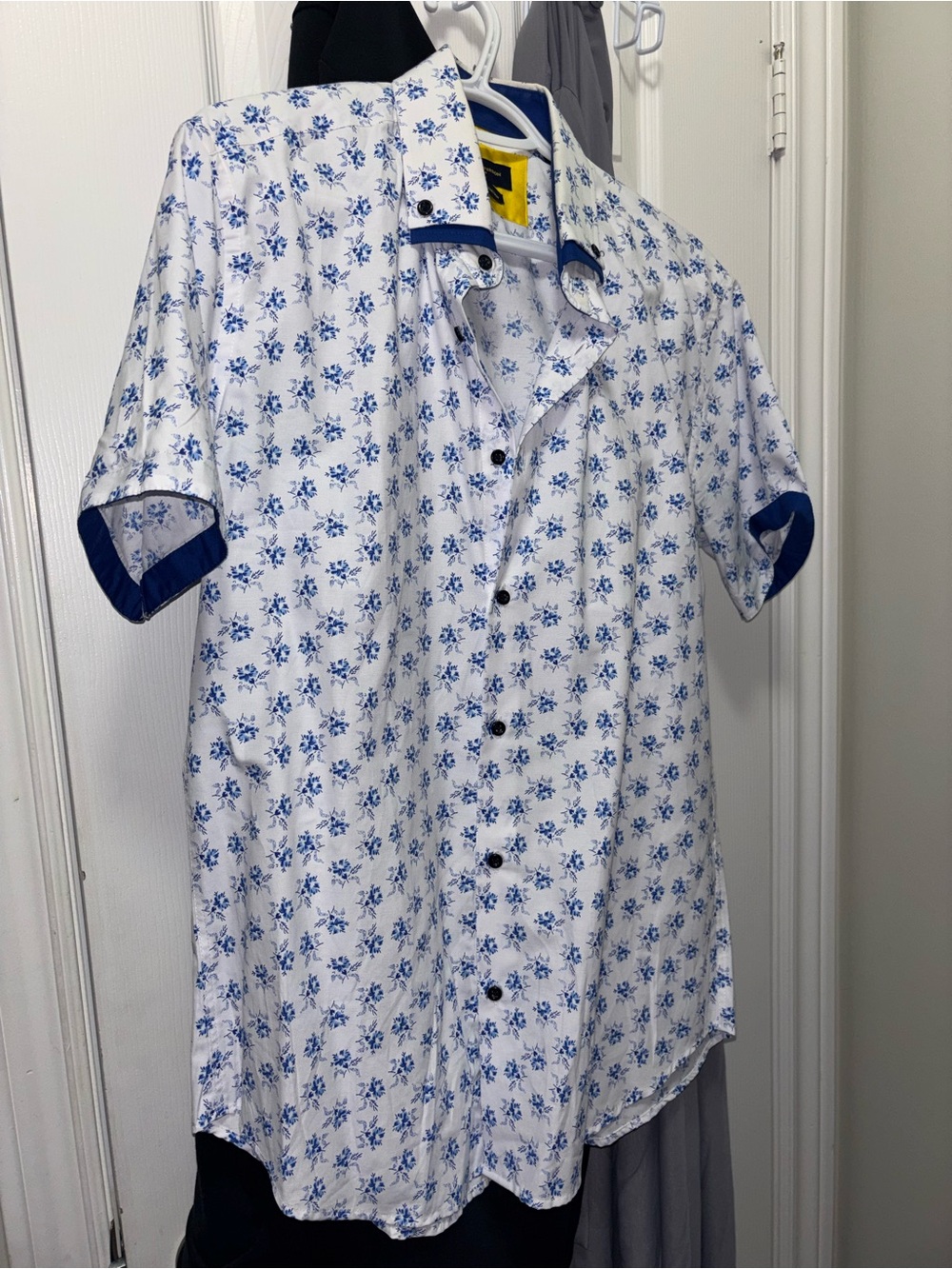 Lloyd & Jefferson Men's Button-Down Shirt with Blue Floral Print